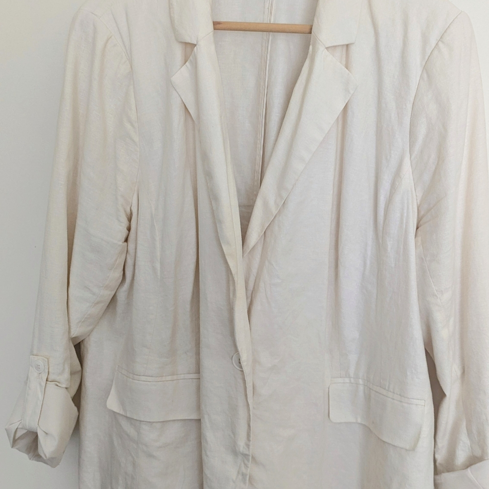 Elegant Cream Women's Blazer